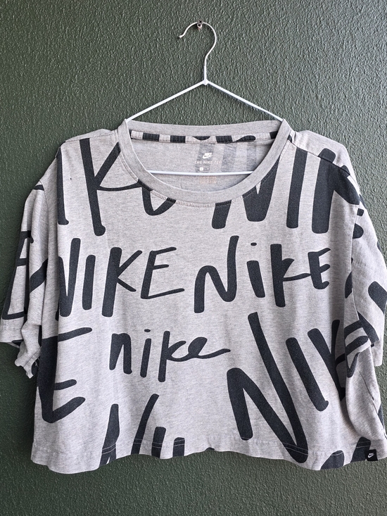 Nike Tops - Nike Heather Gray Athletic Tee Crip Top with Black Logo Sz L